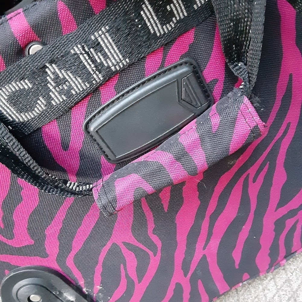 Stylish Pink Zebra Print Travel Bag - Picture 13 of 16